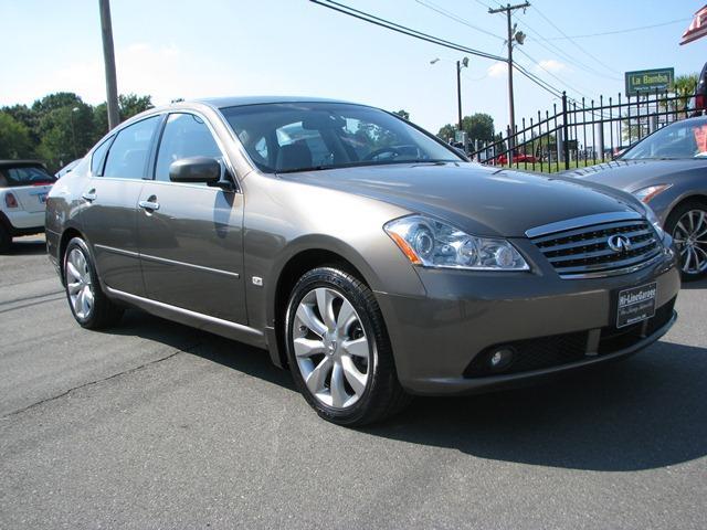 Infiniti M35 2007 photo 2