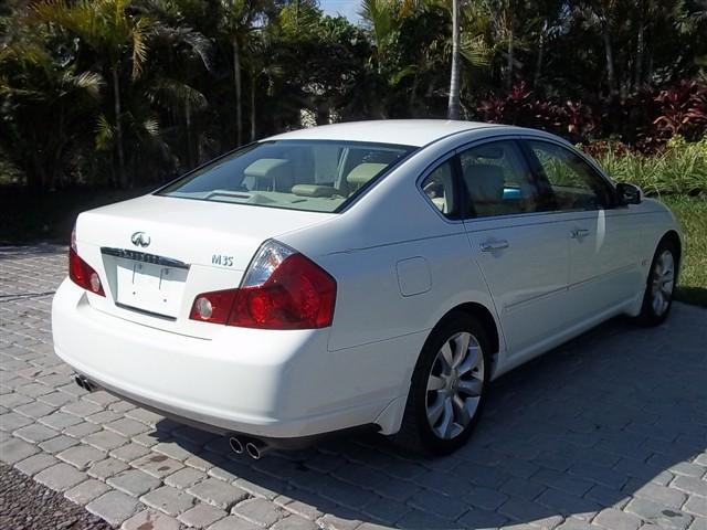 Infiniti M35 2007 photo 2