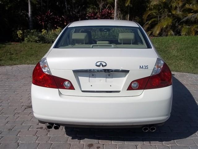Infiniti M35 2007 photo 3