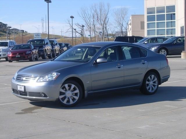 Infiniti M35 SW2 Sedan
