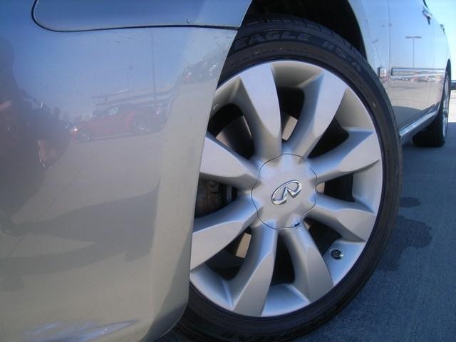 Infiniti M35 2007 photo 2