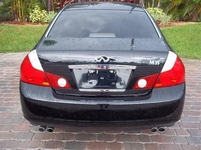 Infiniti M35 2007 photo 4
