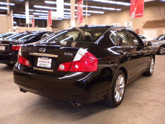 Infiniti M35 2007 photo 2