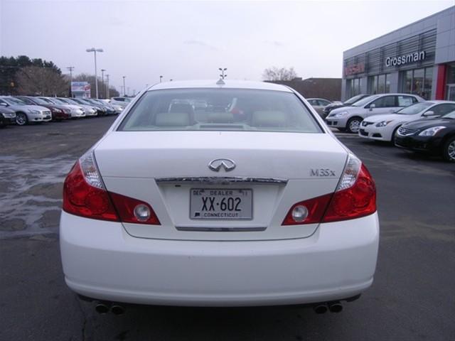 Infiniti M35 2007 photo 2
