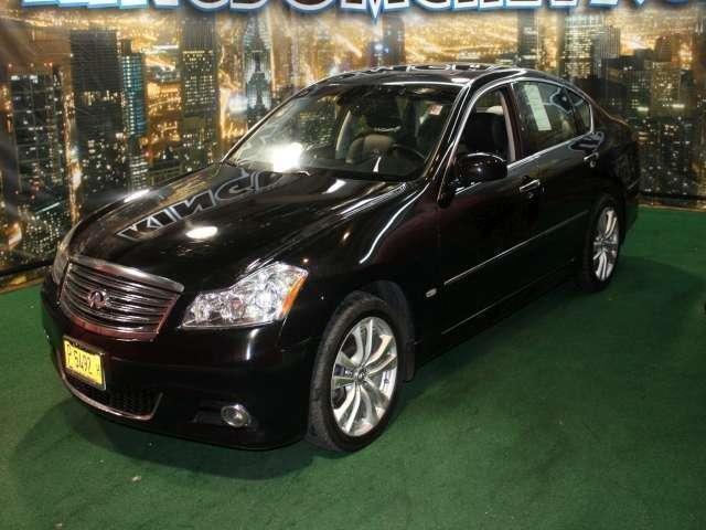 Infiniti M35 Premium Package SUV Sedan