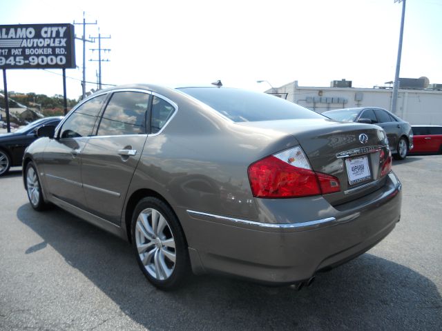 Infiniti M35 2009 photo 2