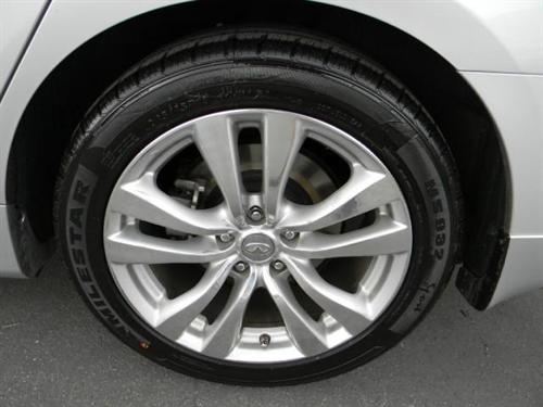 Infiniti M35 2010 photo 3