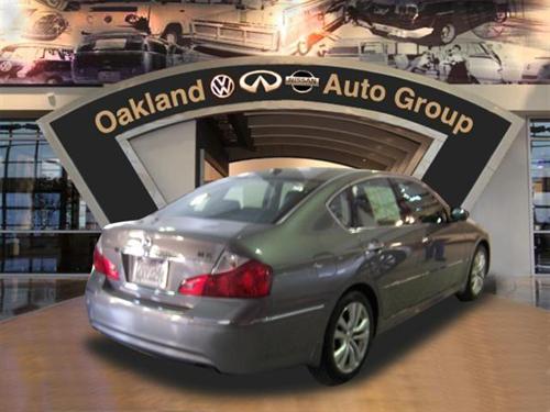 Infiniti M35 2010 photo 2