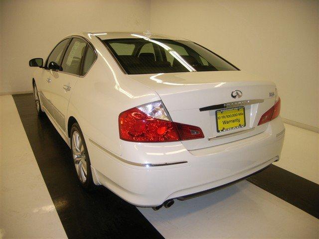Infiniti M35 2010 photo 3