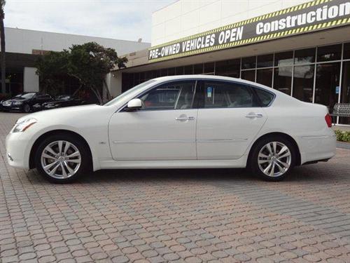 Infiniti M35 2010 photo 3