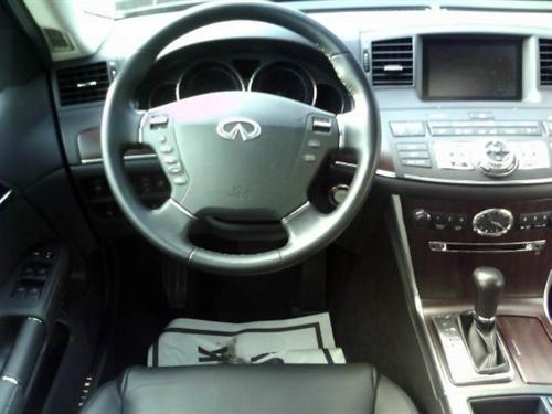 Infiniti M35 2010 photo 1
