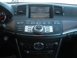 Infiniti M35 2010 photo 2
