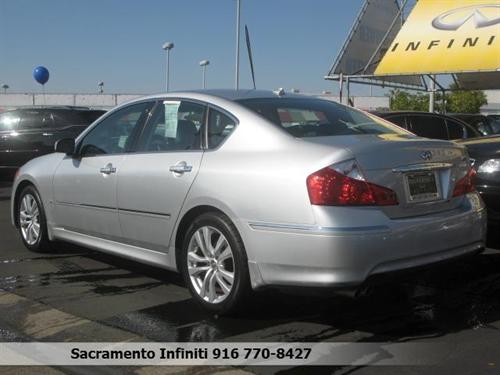 Infiniti M35 2010 photo 2