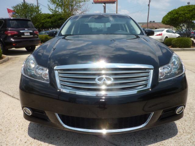 Infiniti M35 2010 photo 1