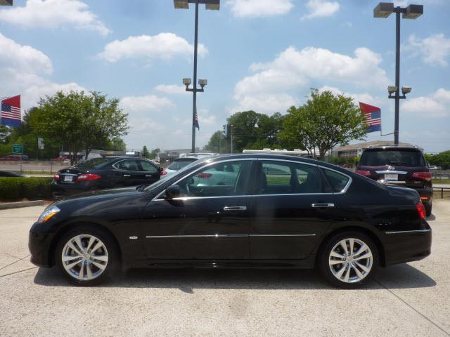 Infiniti M35 2010 photo 2