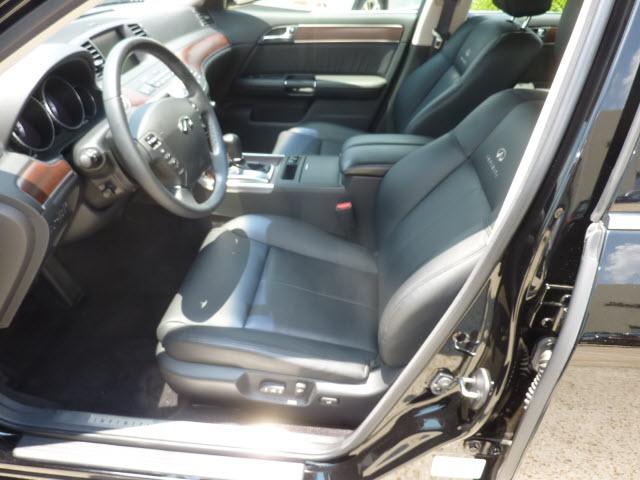 Infiniti M35 2010 photo 4