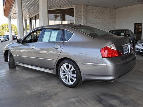 Infiniti M35 2010 photo 2