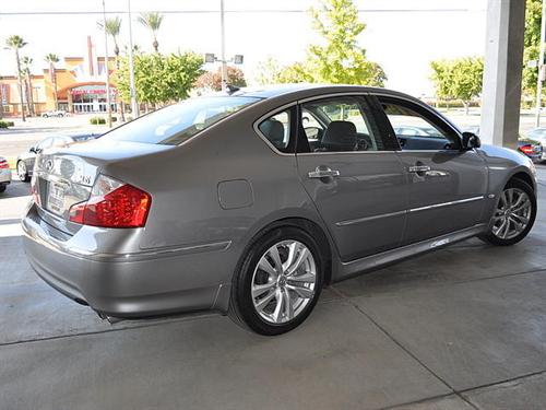 Infiniti M35 2010 photo 4