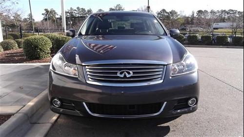 Infiniti M35 2010 photo 2
