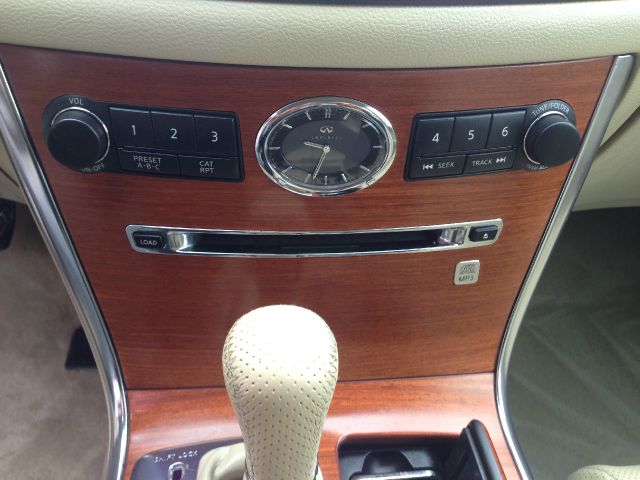 Infiniti M35x 2007 photo 12