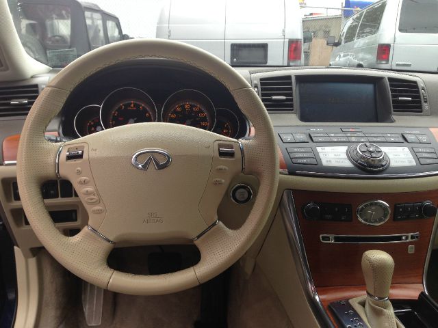 Infiniti M35x 2007 photo 2
