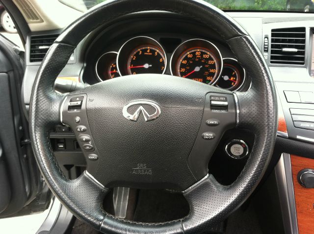 Infiniti M35x 2007 photo 13