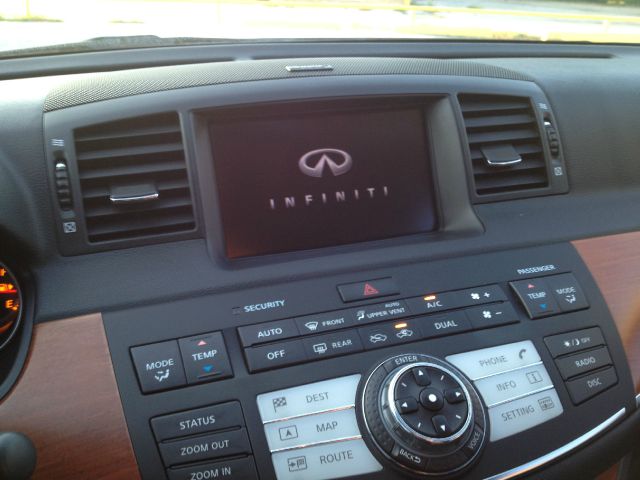 Infiniti M35x 2007 photo 2
