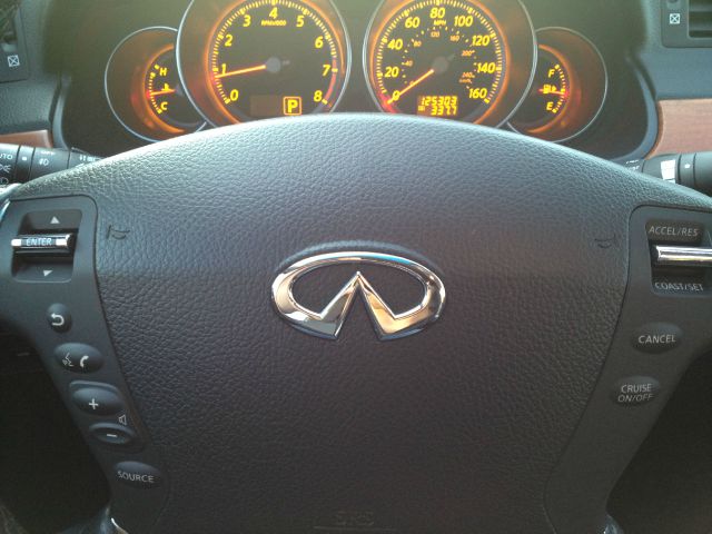 Infiniti M35x 2007 photo 3