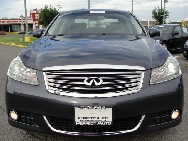 Infiniti M35x 2010 photo 3