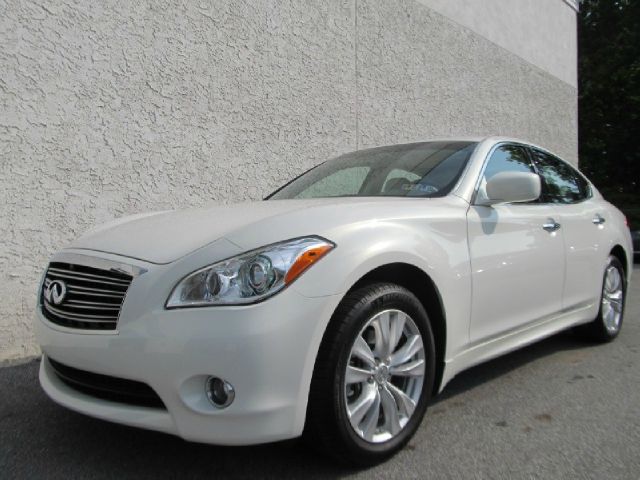 Infiniti M37 2011 photo 4