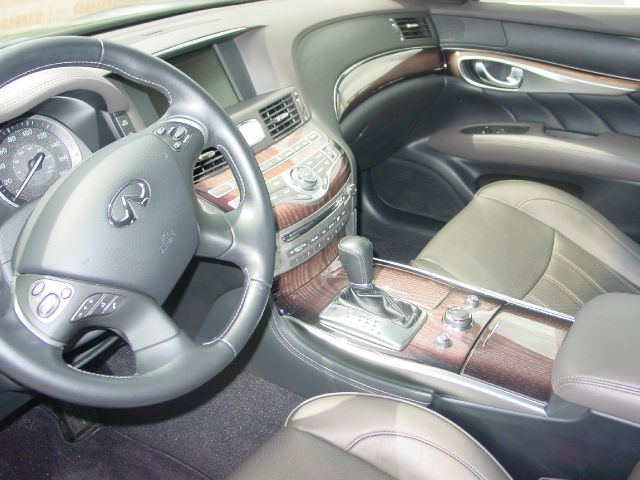 Infiniti M37 2011 photo 10