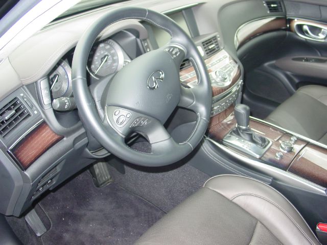 Infiniti M37 2011 photo 11
