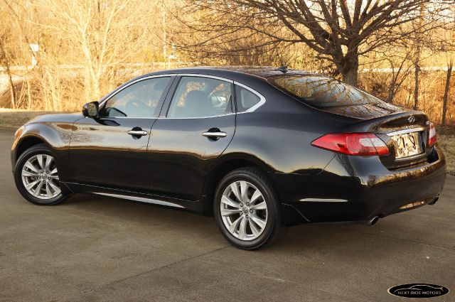 Infiniti M37 2011 photo 1