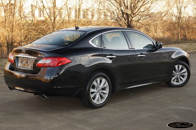 Infiniti M37 2011 photo 3