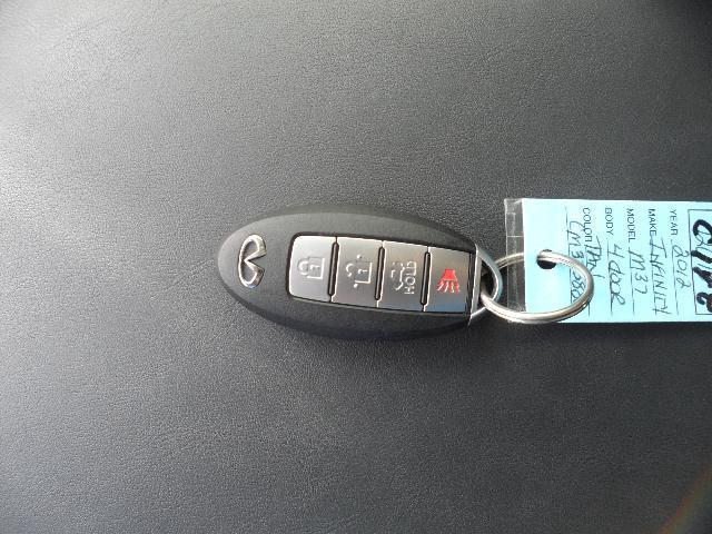 Infiniti M37 2012 photo 1