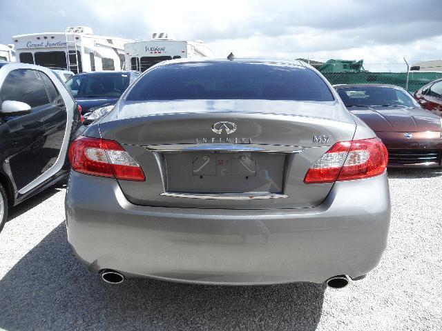 Infiniti M37 2012 photo 15