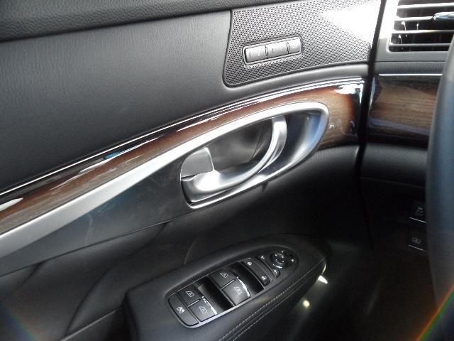 Infiniti M37 2012 photo 3