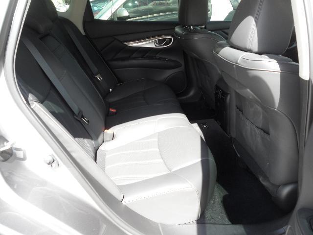 Infiniti M37 2012 photo 9