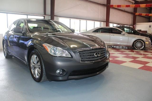 Infiniti M37 2012 photo 3