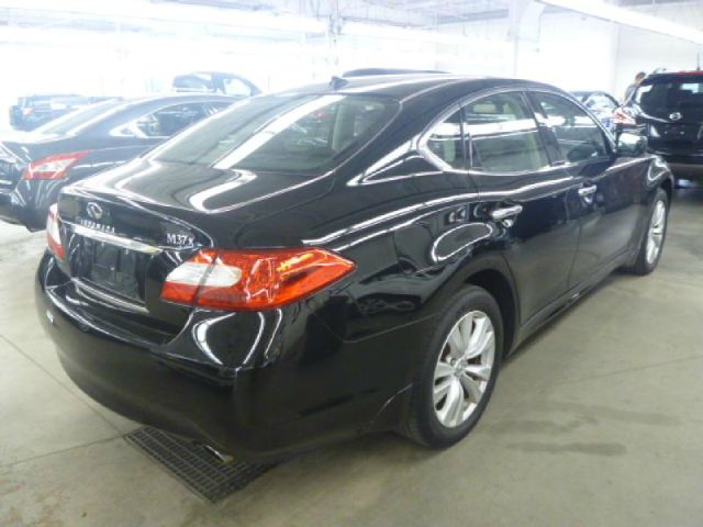 Infiniti M37x 2011 photo 1