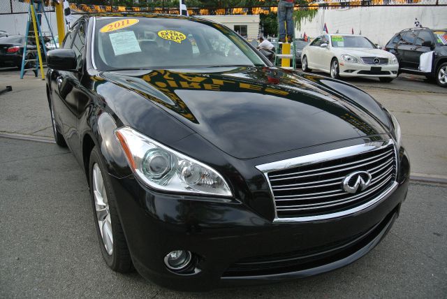 Infiniti M37x 2011 photo 3