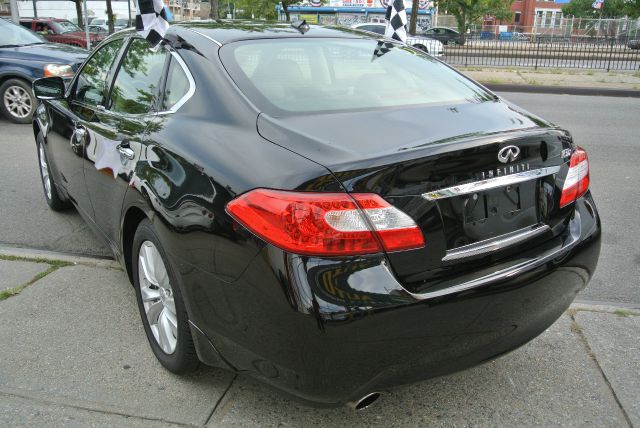 Infiniti M37x 2011 photo 4