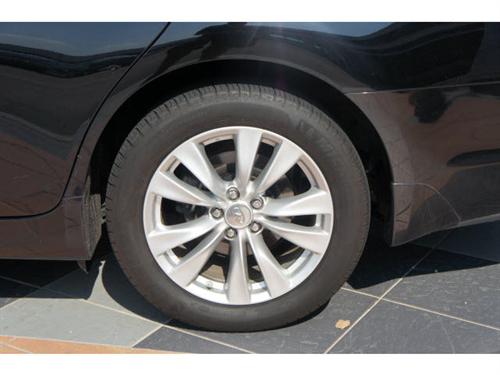 Infiniti M37x 2011 photo 2