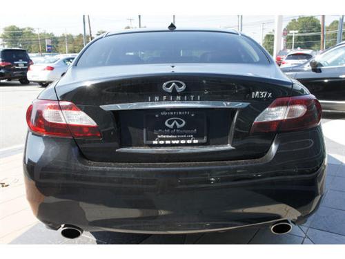 Infiniti M37x 2011 photo 3