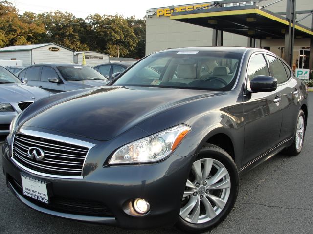 Infiniti M37x 2011 photo 1