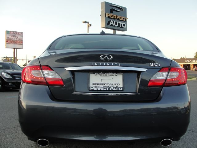 Infiniti M37x 2011 photo 4