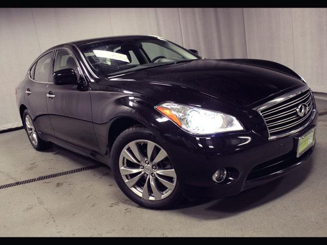 Infiniti M37x 2011 photo 2