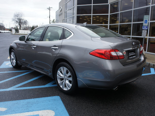 Infiniti M37x 2011 photo 3