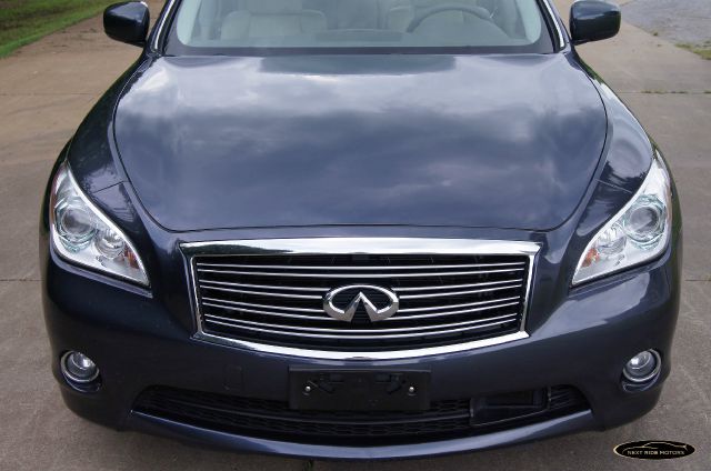 Infiniti M37x 2011 photo 1
