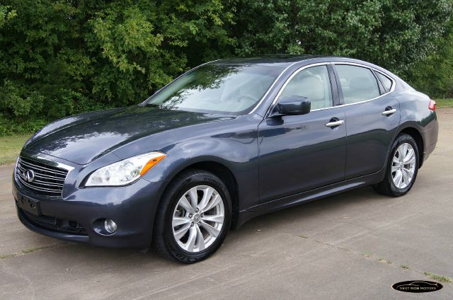 Infiniti M37x 2011 photo 3